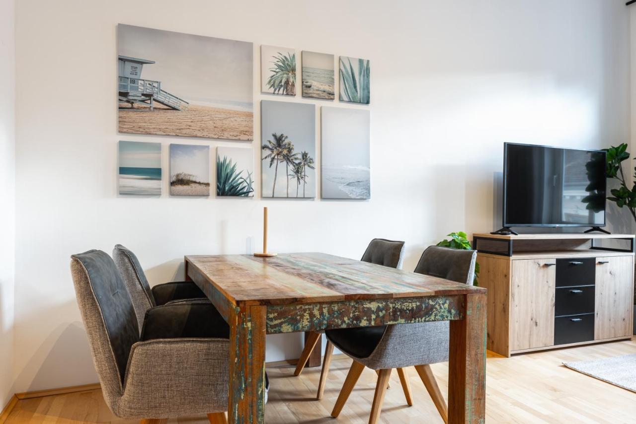 Cozy Apartment Steps Away From Subway Station Wien Eksteriør bilde