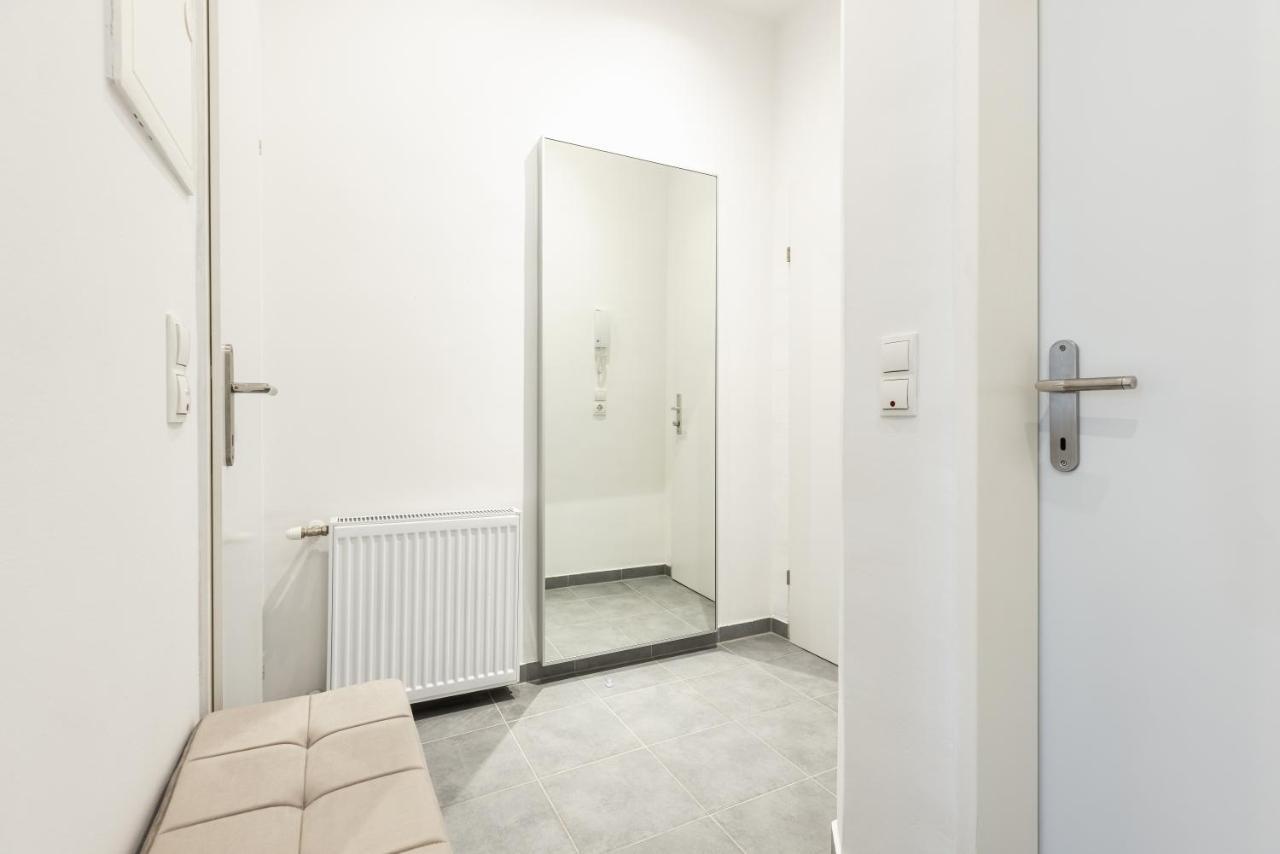 Cozy Apartment Steps Away From Subway Station Wien Eksteriør bilde