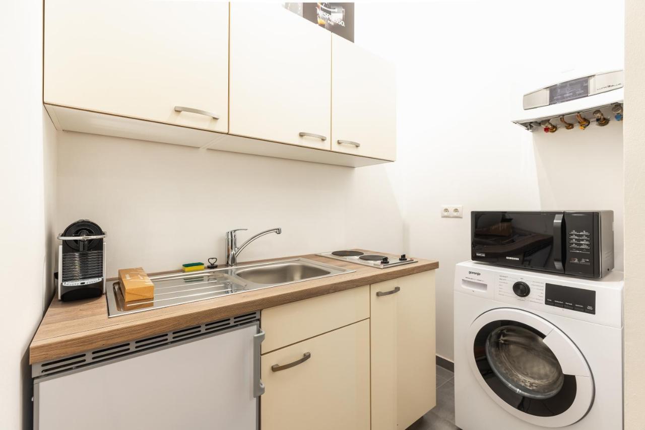 Cozy Apartment Steps Away From Subway Station Wien Eksteriør bilde