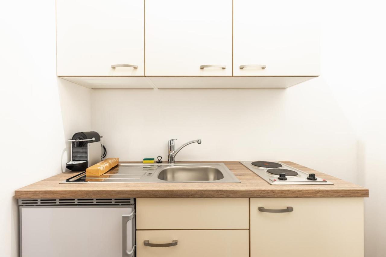 Cozy Apartment Steps Away From Subway Station Wien Eksteriør bilde